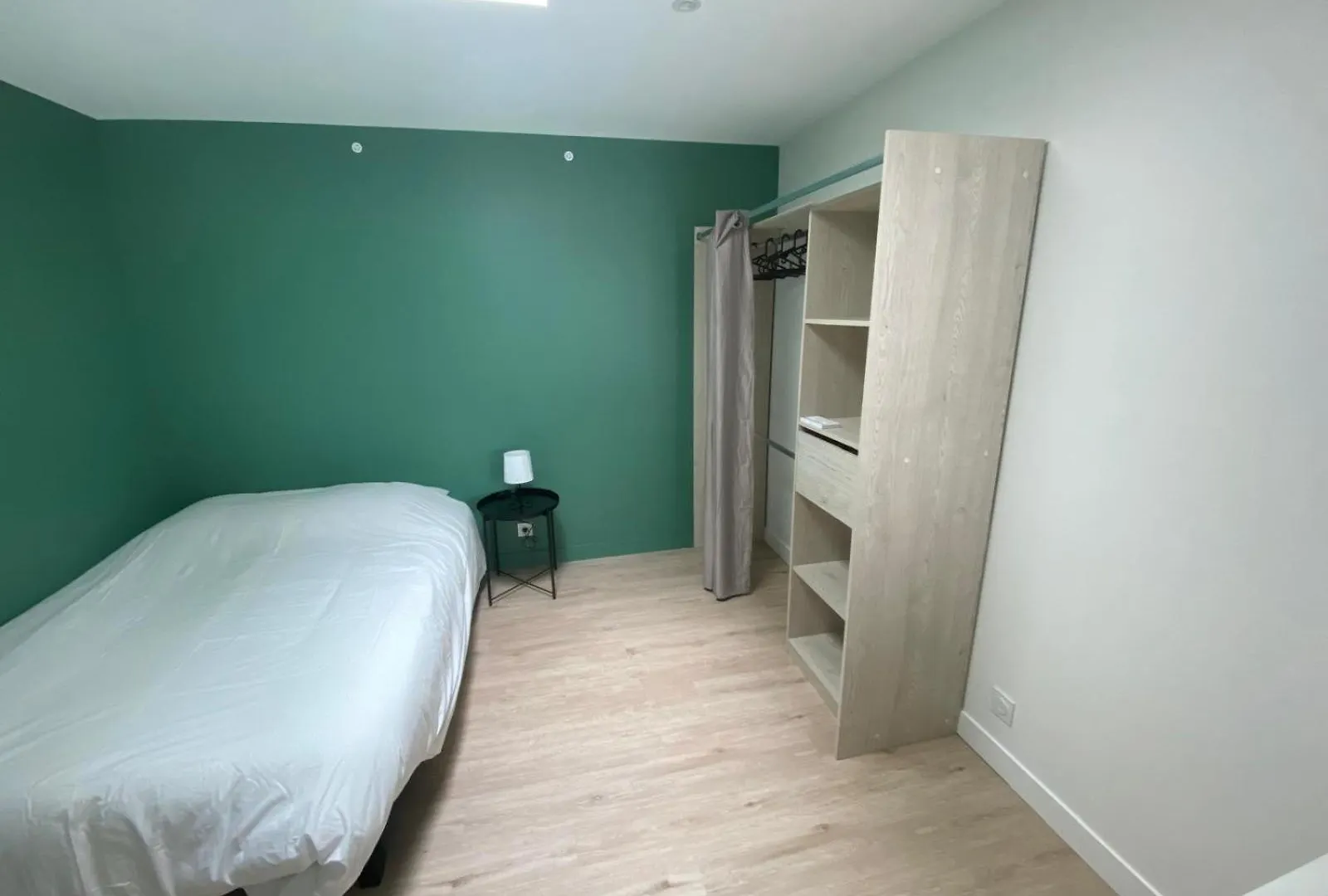 Longere En Centre-Ville Brest 0*,  France